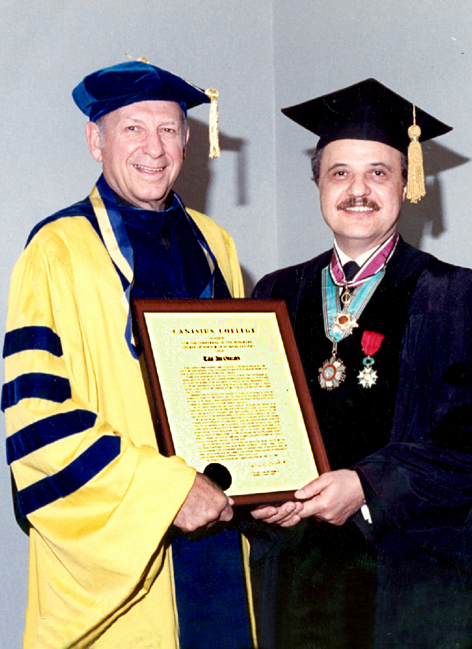 اֺلدكتوراه-الفخرية-في-الآداب-جامعة-كانيسيوس-الولايات-المتحدة-الأمريكية-1988 نوفمبر، 2021